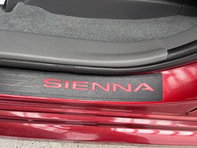 2020 Toyota Sienna LE