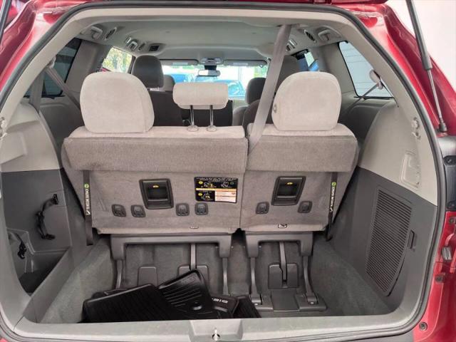 2020 Toyota Sienna LE