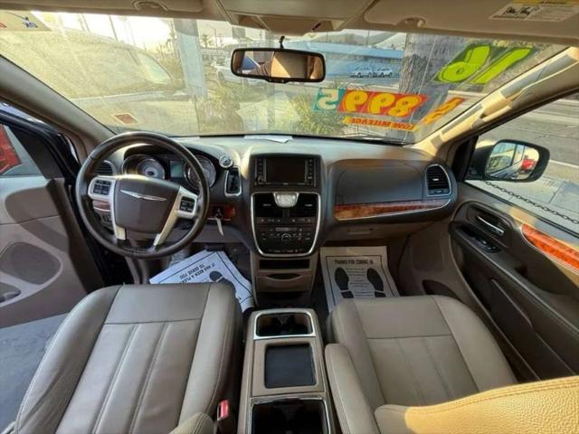 2016 Chrysler Town & Country Touring