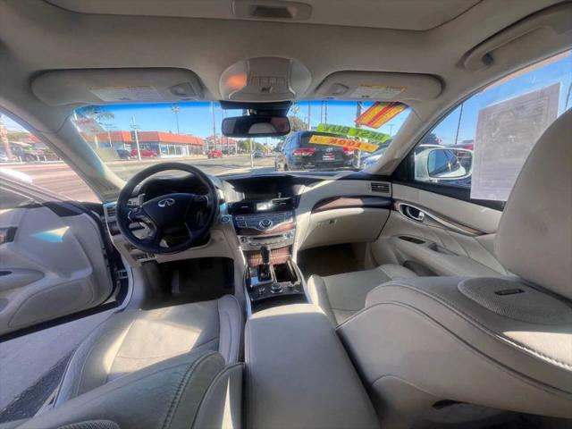 2011 INFINITI M37 M37