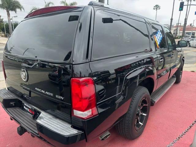 2004 Cadillac Escalade ESV Standard