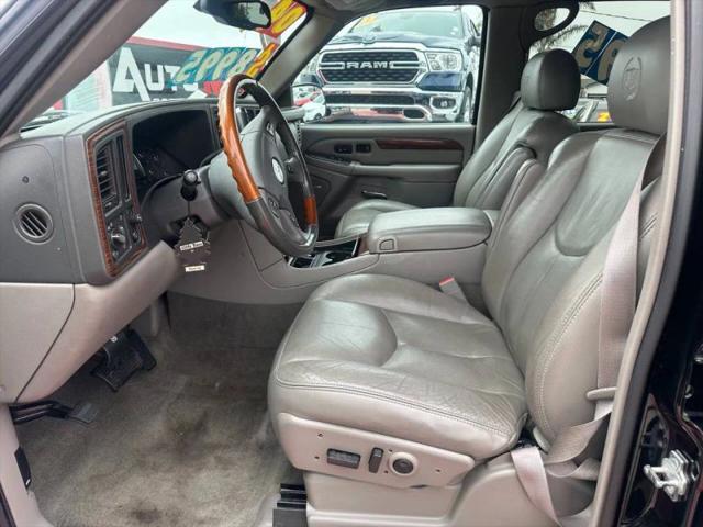2004 Cadillac Escalade ESV Standard
