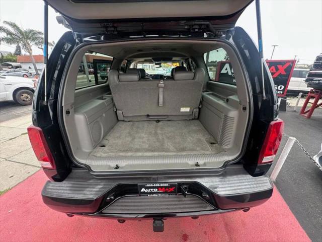 2004 Cadillac Escalade ESV Standard