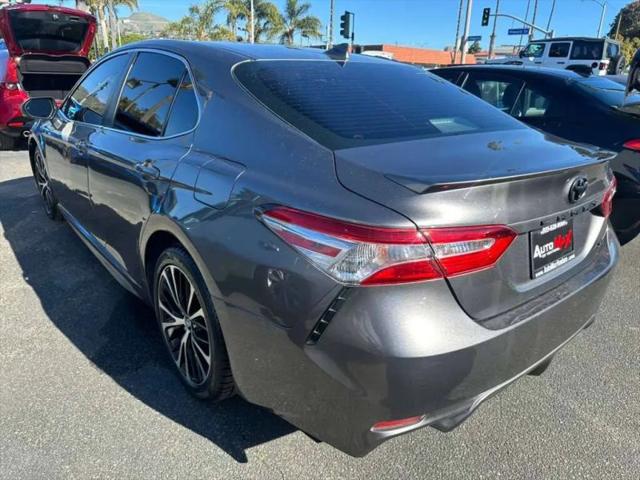 2020 Toyota Camry SE