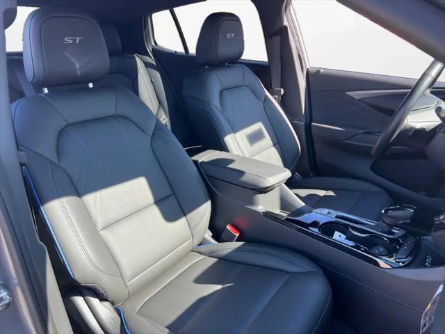 2026 Buick NV Sport Touring FWD