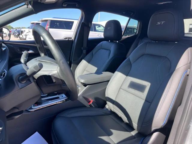 2026 Buick NV Sport Touring FWD