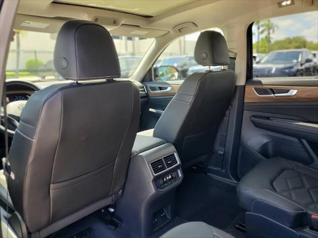 2026 Volkswagen Atlas SE with Technology