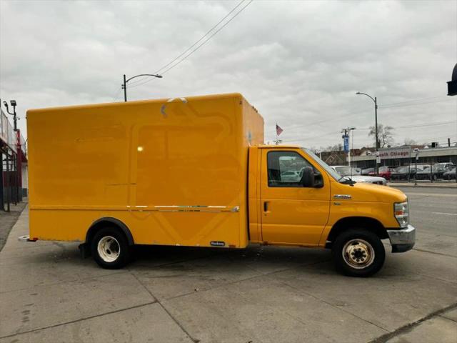 2011 Ford E-450 Cutaway XL