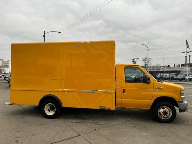 2011 Ford E-450 Cutaway XL