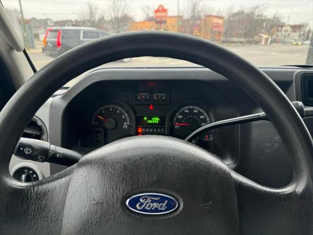 2011 Ford E-450 Cutaway XL