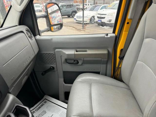 2011 Ford E-450 Cutaway XL