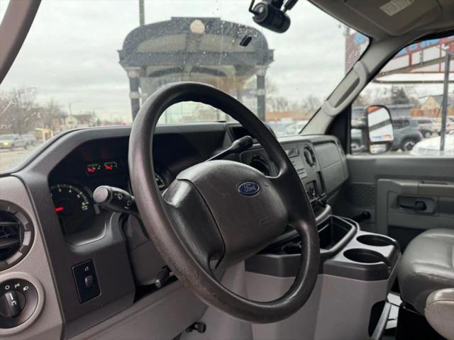 2011 Ford E-450 Cutaway XL