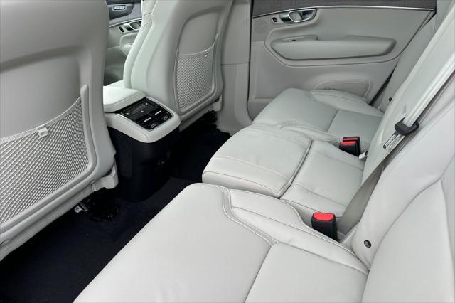 2026 Volvo XC90 Ultra, B6 AWD Gas (mild hybrid), Gasoline, Bright, 7 Seats