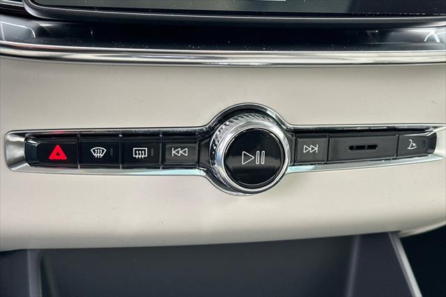 2026 Volvo XC90 Ultra, B6 AWD Gas (mild hybrid), Gasoline, Bright, 7 Seats