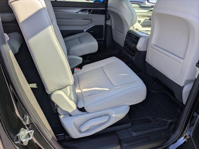 2026 Jeep Grand Wagoneer 4x2