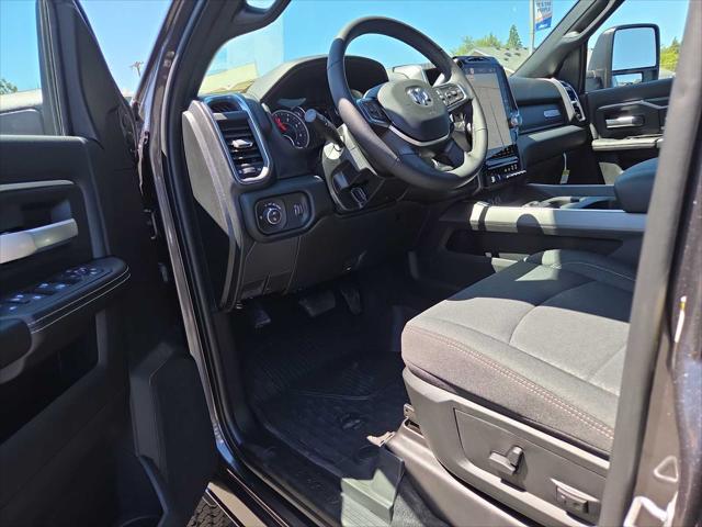 2026 Ram 3500 Big Horn Crew Cab 4x4 8 Box