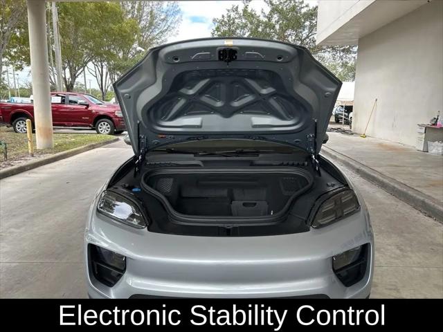 2025 Porsche Macan Electric Macan Electric