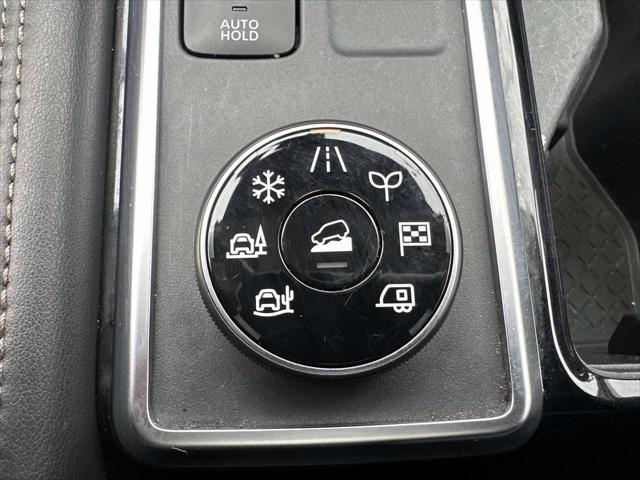 2023 Nissan Pathfinder Platinum 4WD [29]