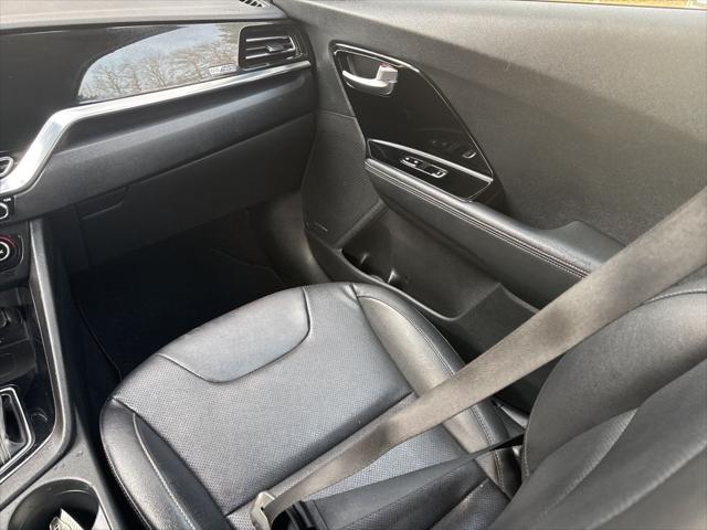 2022 Kia Niro Touring SE