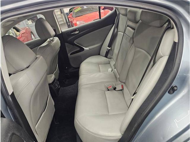 2007 Lexus IS 250 Base 4dr Sedan (2.5L V6 6A)