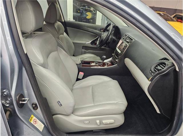 2007 Lexus IS 250 Base 4dr Sedan (2.5L V6 6A)