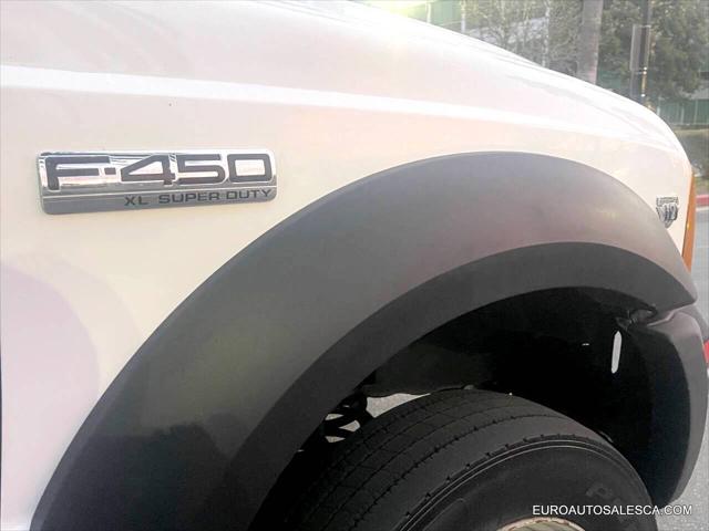 2006 Ford F-450 4X2 2dr Regular Cab 140.8 200.8 in. WB