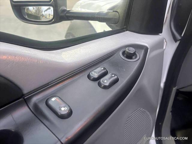 2006 Ford F-450 4X2 2dr Regular Cab 140.8 200.8 in. WB