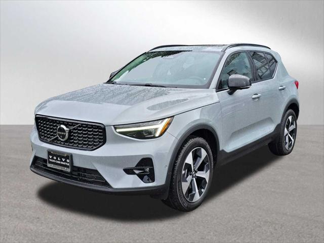2026 Volvo XC40 Plus, B5 AWD Gas (mild hybrid), Dark