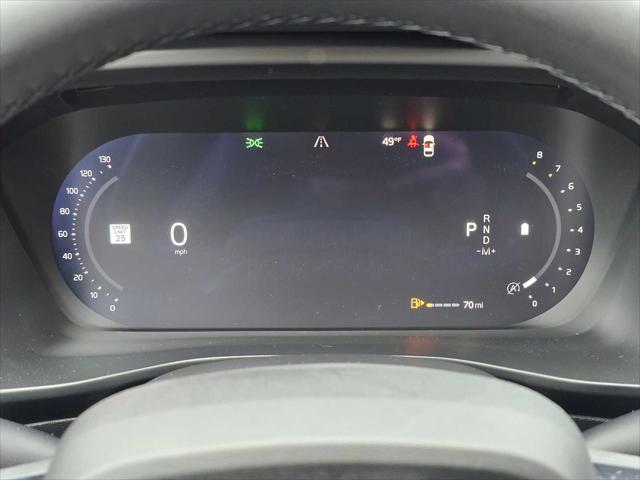 2026 Volvo XC40 Plus, B5 AWD Gas (mild hybrid), Dark