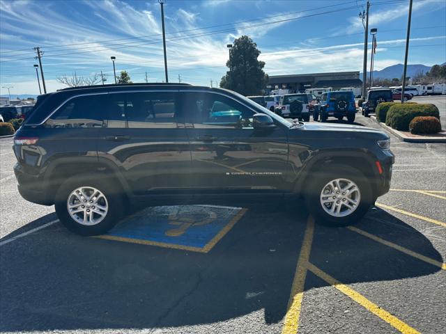 2025 Jeep Grand Cherokee Laredo 4x2