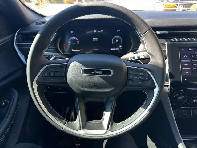2025 Jeep Grand Cherokee Laredo 4x2