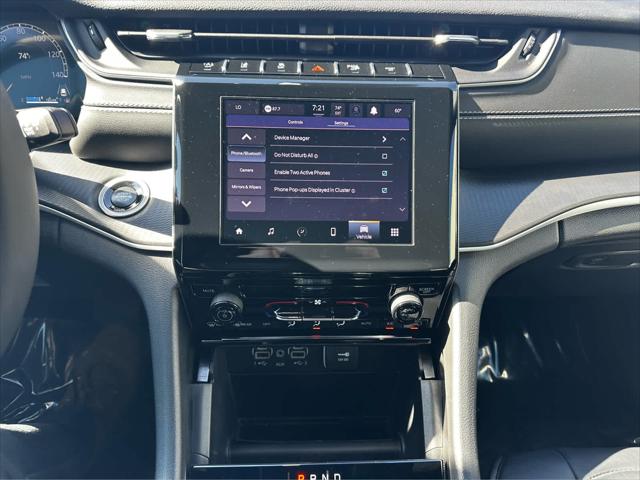 2025 Jeep Grand Cherokee Laredo 4x2