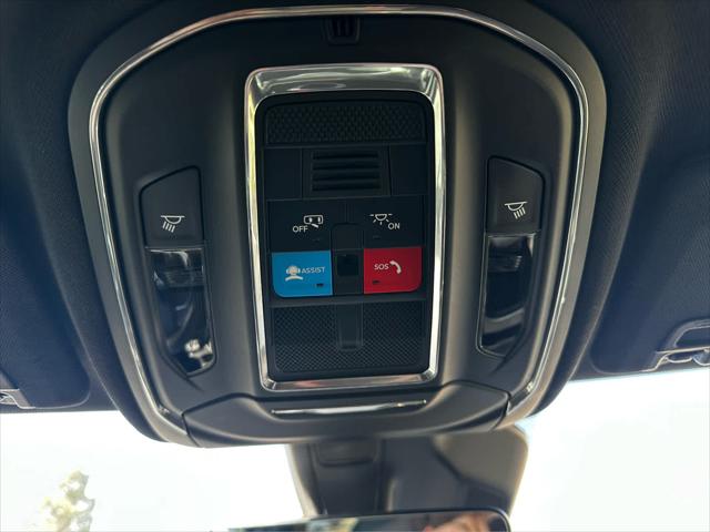 2025 Jeep Grand Cherokee Laredo 4x2