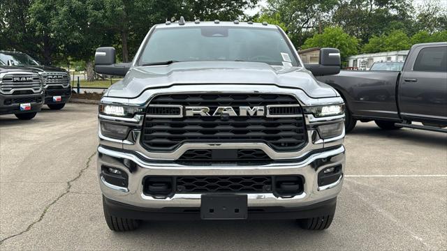 2026 RAM Ram 3500 RAM 3500 TRADESMAN CREW CAB 4X4 8 BOX