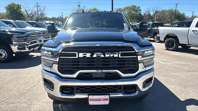 2026 RAM Ram 3500 RAM 3500 TRADESMAN CREW CAB 4X4 8 BOX