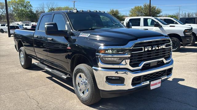 2026 RAM Ram 3500 RAM 3500 TRADESMAN CREW CAB 4X4 8 BOX