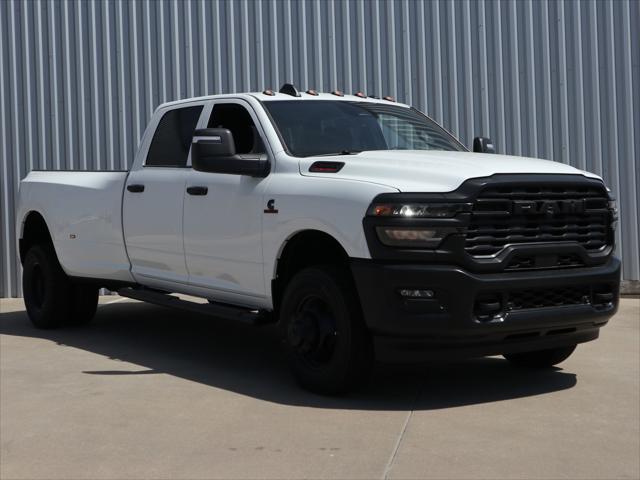 2026 RAM Ram 3500 RAM 3500 TRADESMAN CREW CAB 4X4 8 BOX