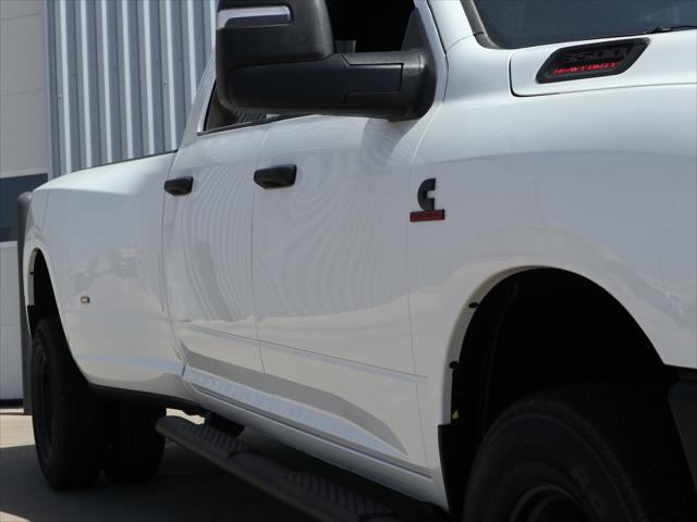 2026 RAM Ram 3500 RAM 3500 TRADESMAN CREW CAB 4X4 8 BOX