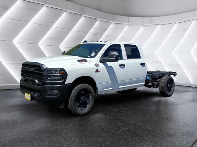 2026 RAM Ram 3500 Chassis Cab RAM 3500 TRADESMAN CREW CAB CHASSIS 4X4 60 CA