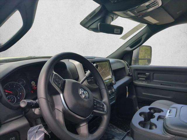 2026 RAM Ram 5500 Chassis Cab RAM 5500 TRADESMAN CHASSIS CREW CAB 4X4 84 CA