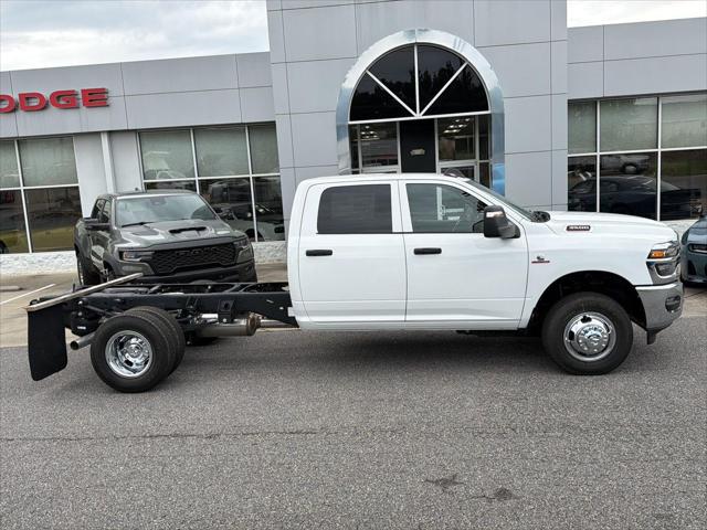 2026 RAM 3500 Chassis RAM 3500 TRADESMAN CREW CAB CHASSIS 4X4 60 CA