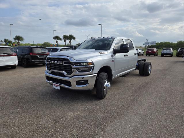 2026 RAM Ram 3500 Chassis Cab RAM 3500 TRADESMAN CREW CAB CHASSIS 4X4 60 CA