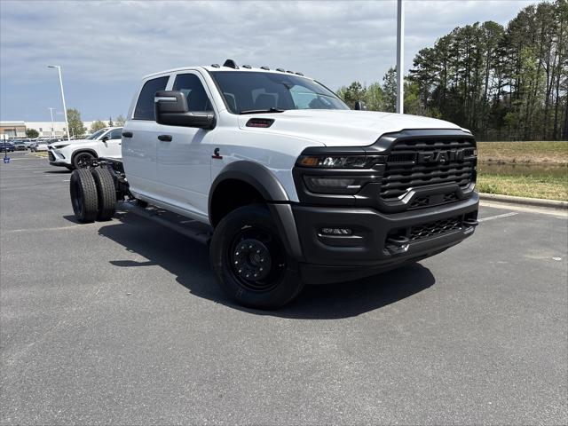 2026 RAM Ram 5500 Chassis Cab RAM 5500 TRADESMAN CHASSIS CREW CAB 4X4 60 CA