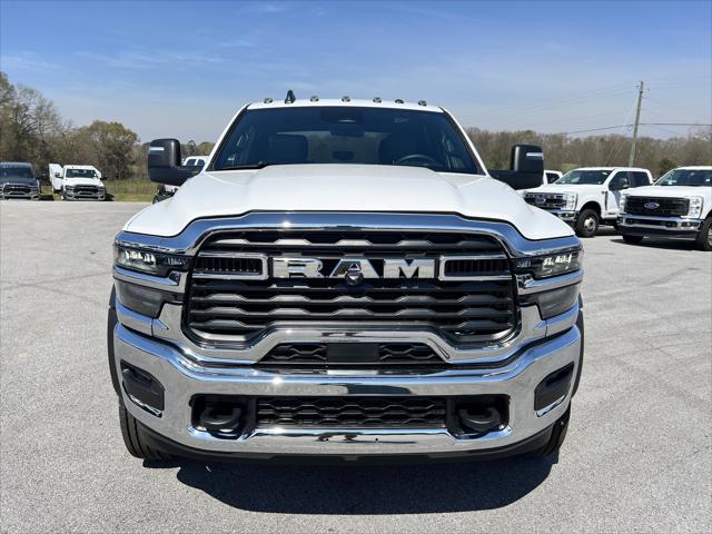 2026 RAM Ram 5500 Chassis Cab RAM 5500 TRADESMAN CHASSIS CREW CAB 4X4 60 CA