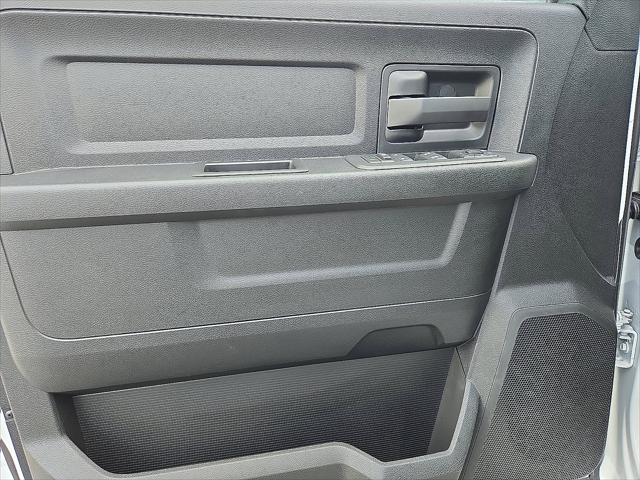 2026 Ram 2500 Black Express Crew Cab 4x4 8" Box