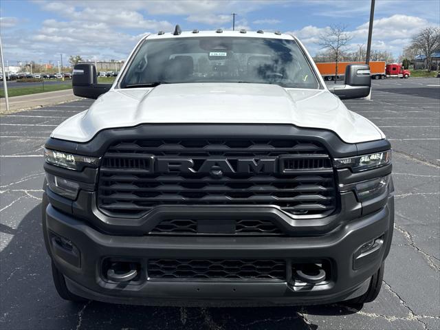 2026 RAM Ram 5500 Chassis Cab RAM 5500 TRADESMAN CHASSIS CREW CAB 4X4 84 CA