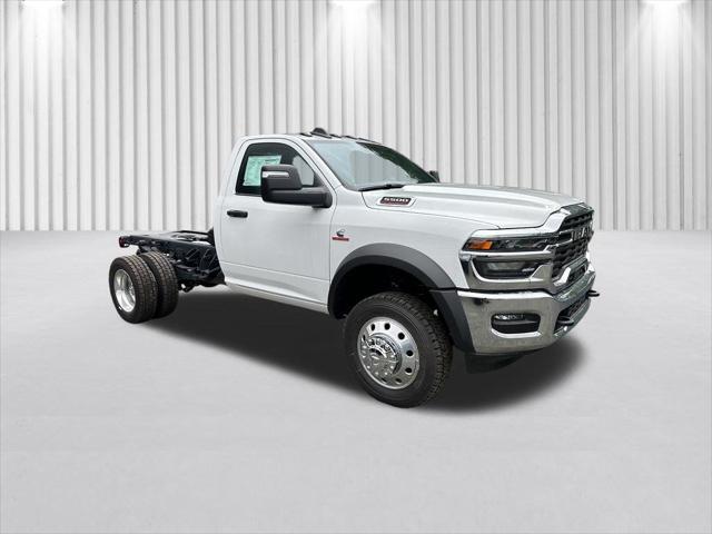 2026 RAM 5500 Chassis RAM 5500 TRADESMAN CHASSIS REGULAR CAB 4X4 60 CA