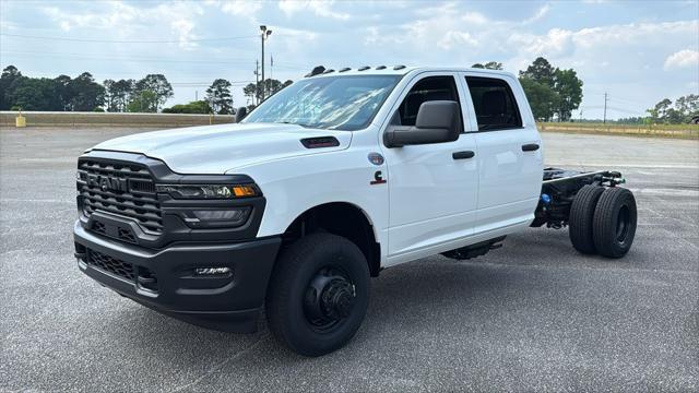 2026 RAM Ram 3500 Chassis Cab RAM 3500 TRADESMAN CREW CAB CHASSIS 4X4 60 CA
