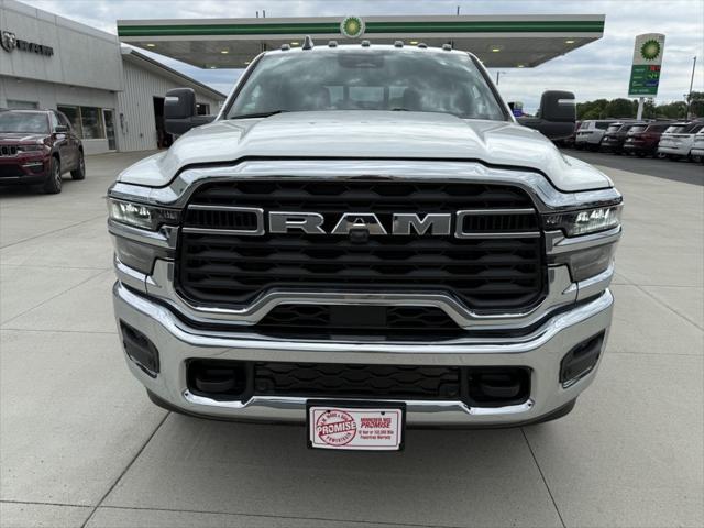 2026 RAM Ram 3500 RAM 3500 TRADESMAN CREW CAB 4X4 64 BOX