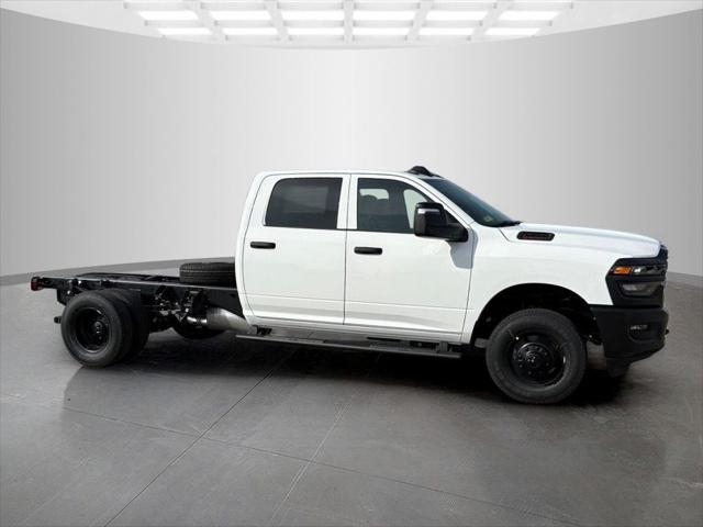 2026 RAM Ram 3500 Chassis Cab RAM 3500 TRADESMAN CREW CAB CHASSIS 4X4 60 CA